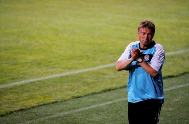Dan Petrescu, in discuti cu CFR