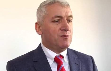 Seful comisiei SRI, dupa ce fiica sa a spus ca ii este "scarba" de protestatari