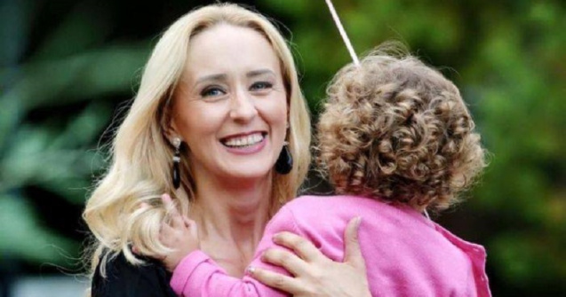 Sotia lui Sorin Grindeanu, mesaj de sustinere pentru premier: "Nu mai pot sa tac"