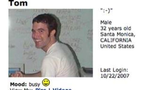 Unul din cofondatorii MySpace, hacker in adolescenta