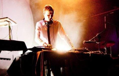  Video  Show electrizant Kormac, la The Ark