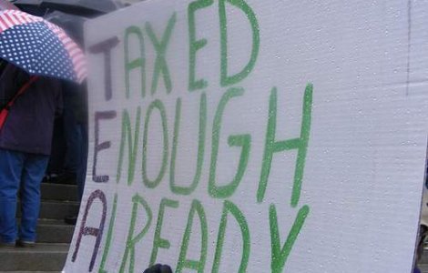 Guvernul introduce o taxa suplimentara pe autostrada