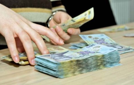 Leul se intareste in fata euro