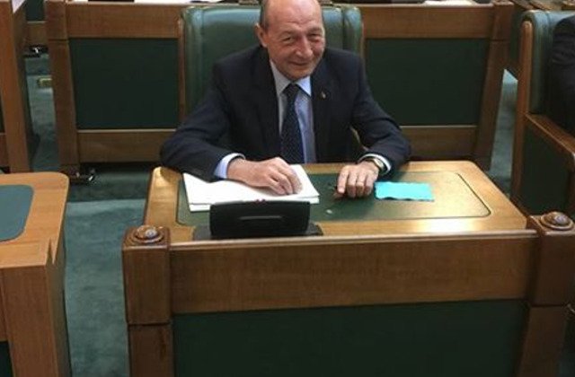 Motiunea de cenzura. Schimb de replici intre Traian Basescu si Liviu Dragnea