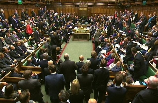 Deputatii britanici o autorizeaza pe Theresa May sa declanseze Brexitul