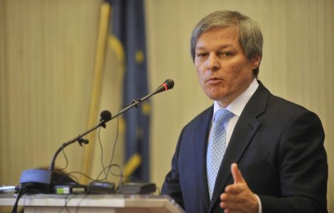 Dacian Ciolos si Anca Dragu, asteptati joi in Parlament