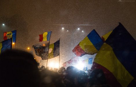  Top  Ziua a IX-a de proteste. Oamenii au infruntat viscolul si gerul