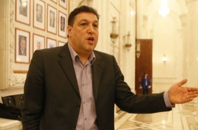 [VIDEO] Serban Nicolae, senator PSD, crede ca blitul telefonului consuma din minutele din abonament