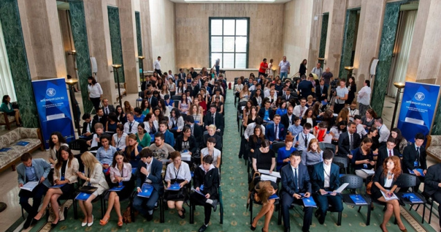 Programul de internship la Guvern continua si in 2017