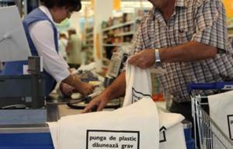 Romanii folosesc 5 miliarde de pungi de plastic in fiecare an