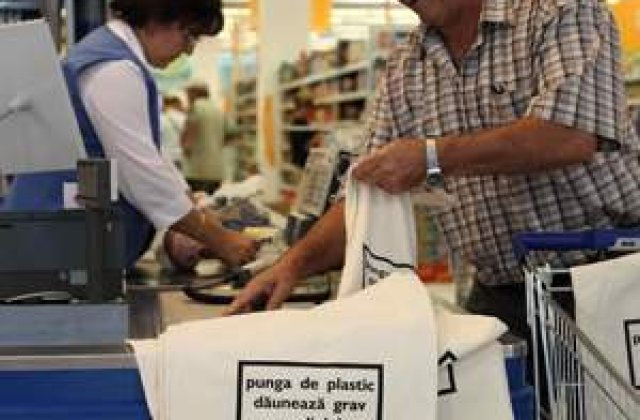 Romanii folosesc 5 miliarde de pungi de plastic in fiecare an