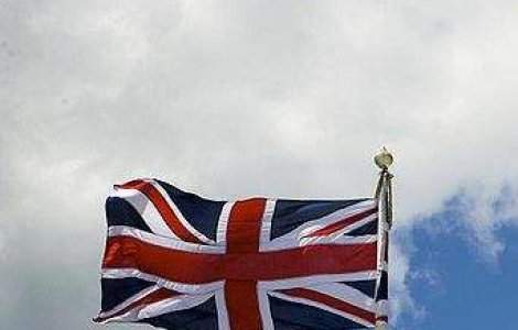 Anglia risca o criza similara cu cea a Greciei prin austeritate