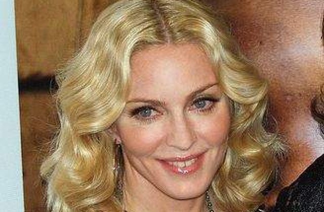 Madonna lanseaza reteaua de fitness "Hard Candy"