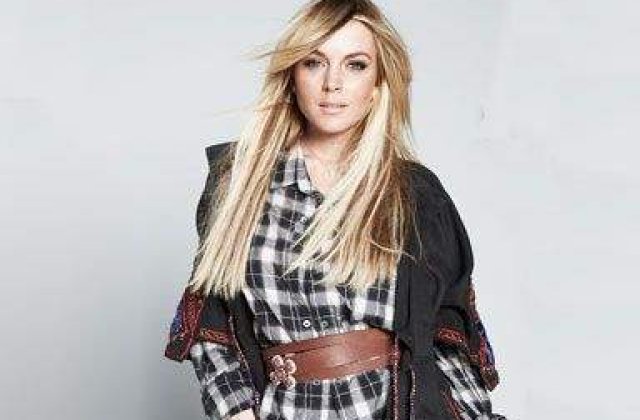 Lindsay Lohan a ramas fara bani