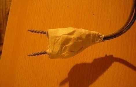  Top  10 motive pentru care n-ar trebui sa reparam sau construim de capul nostru