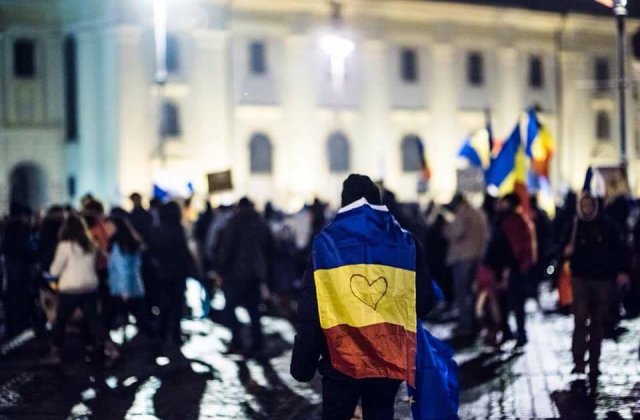 Protestul din Piata Victoriei s-a incheiat dupa cinci ore. A unsprezecea zi de proteste a scos in strada peste 6.000 de manifestanti