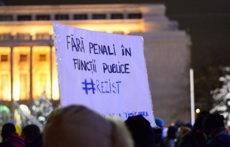 "Maratonul democratiei" - 30 de tineri au alergat 42 de kilometri