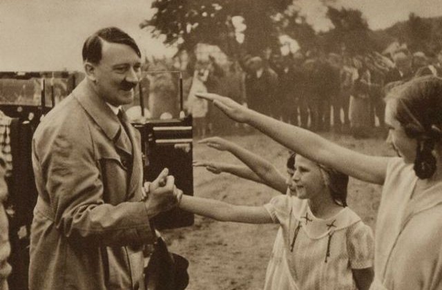 Autoritatile austriece cauta o dublura a lui Adolf Hitler