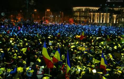 Aproximativ 30.000 de oameni au iesit in strada in mai multe orase