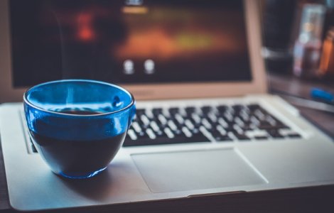  Top  Ai varsat lichid pe laptop? Iata 7 trucuri ingenioase pentru a-l salva