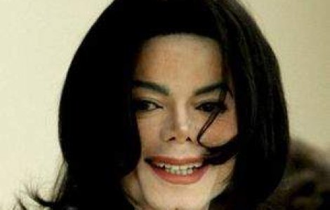 Pamela Anderson se iubeste cu Michael Jackson