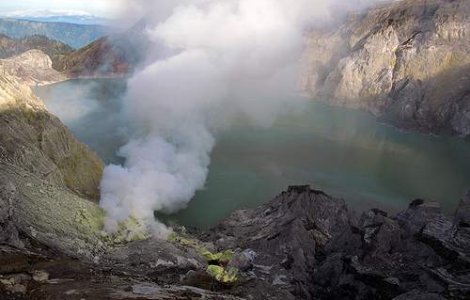 Indonezia: Vulcanul Merapi a inceput sa erupa