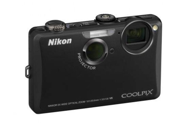 Nikon Coolpix S1100pj te proiecteaza in viitor [Review]