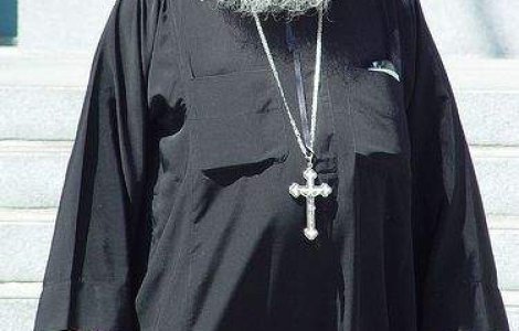 Episcop ungar, acuzat de agresiune sexuala si fraude