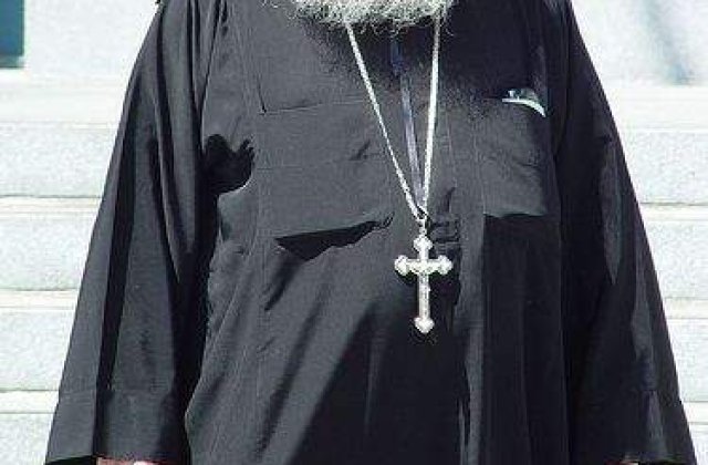 Episcop ungar, acuzat de agresiune sexuala si fraude