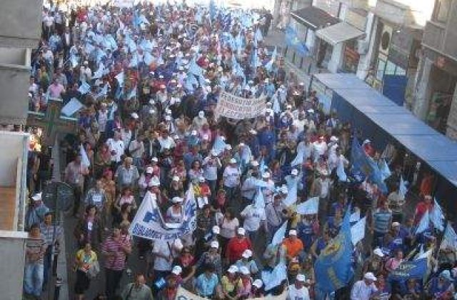 Guvernul prevede o lovitura de stat?