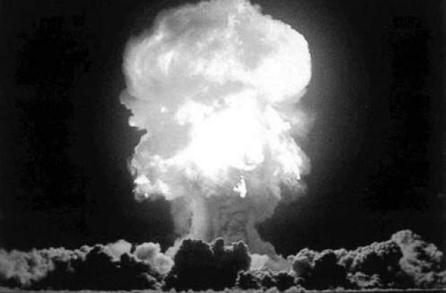4 situatii. 2 bombe nucleare. 2 accidente