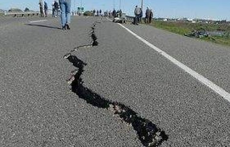 Peste 300 de morti in urma cutremurului din Indonezia