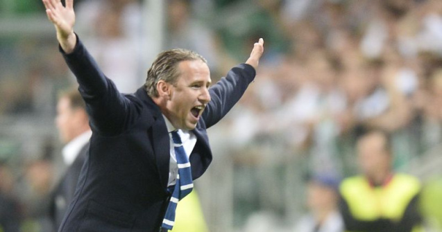 Reghecampf ii raspunde lui Becali