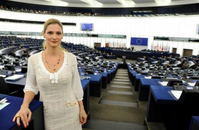 RISE Project: Europarlamentarul Ramona Manescu, tunuri imobiliare in tandem cu mafia retrocedarilor