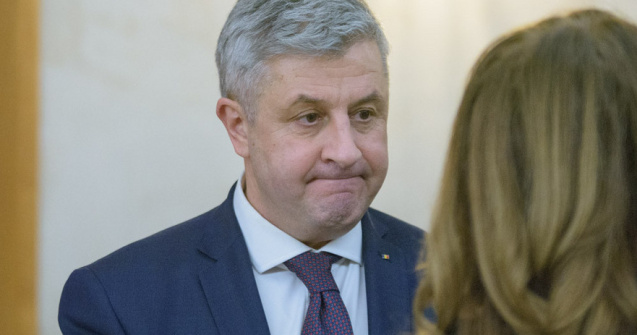 Femeia care a atacat OUG 14 la CAB a participat la dezbaterea de la MJ, fiind invitata de Florin Iordache in biroul sau