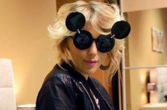 Corina a filmat un videoclip sexy, gravida in 6 luni