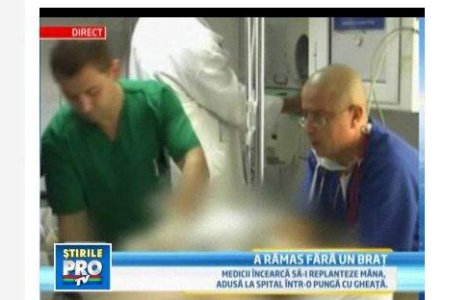  Video  A venit la spital cu mana intr-o punga