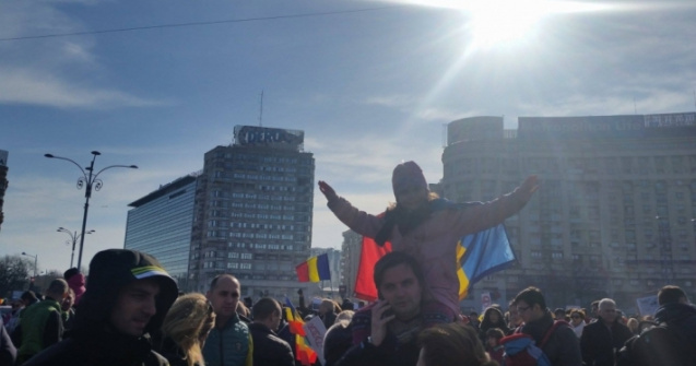 Copiii merg din nou in Piata Victoriei