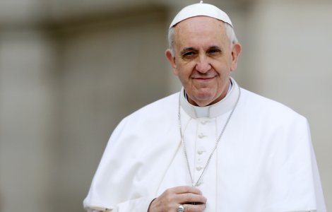 Papa Francisc: Politicienii sa renunte la insulte si asculte mai mult