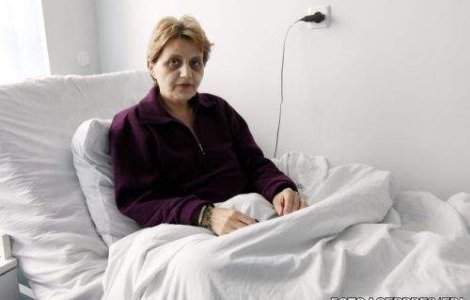 Invatatoarea Cristina Anghel renunta la greva foamei