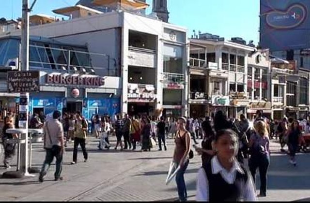 32 de raniti, intr-un atentat sinucigas in Istanbul