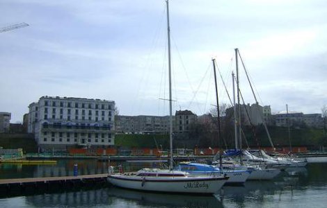 Constanta: Tone de pacura s-au scurs in sistemul de canalizare