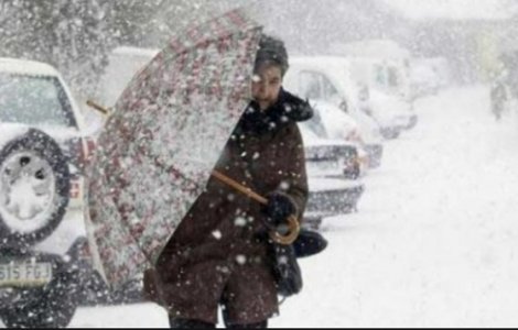 Informare de vremea rea in aproape toata tara de marti dimineata