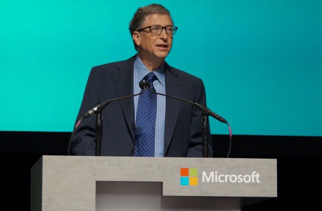 Bill Gates: Robotii care iau locurile de munca oamenilor ar trebui taxati