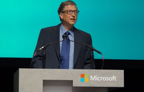 Bill Gates: Robotii care iau locurile de munca oamenilor ar trebui taxati