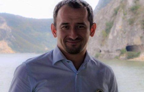 Educatie pe Facebook. Primarul din Moldova Noua ii face de ras in public pe cetatenii necivilizati