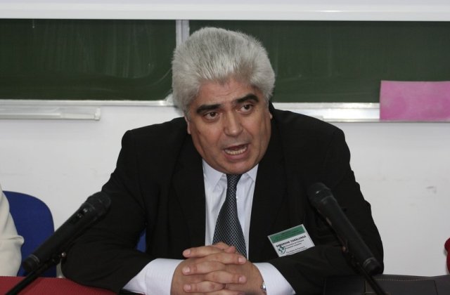 Fost decan al Facultatii de Farmacie de la Universitatea Ovidius, condamnat la 8 ani si 8 luni de inchisoare