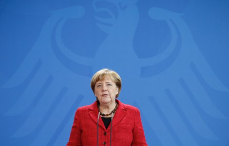 Merkel si conservatorii sai continua sa se mentina in fata SPD