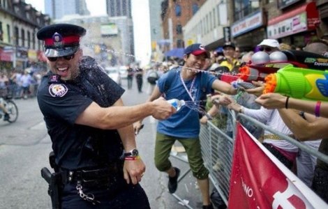  Top  Zece momente imortalizate care iti vor starni emotii