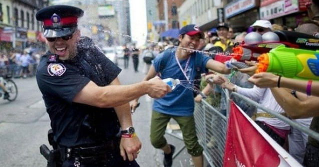  Top  Zece momente imortalizate care iti vor starni emotii